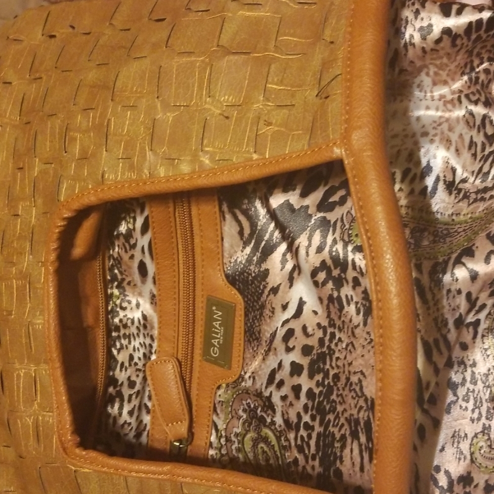 Handbag - Picture 7 of 8